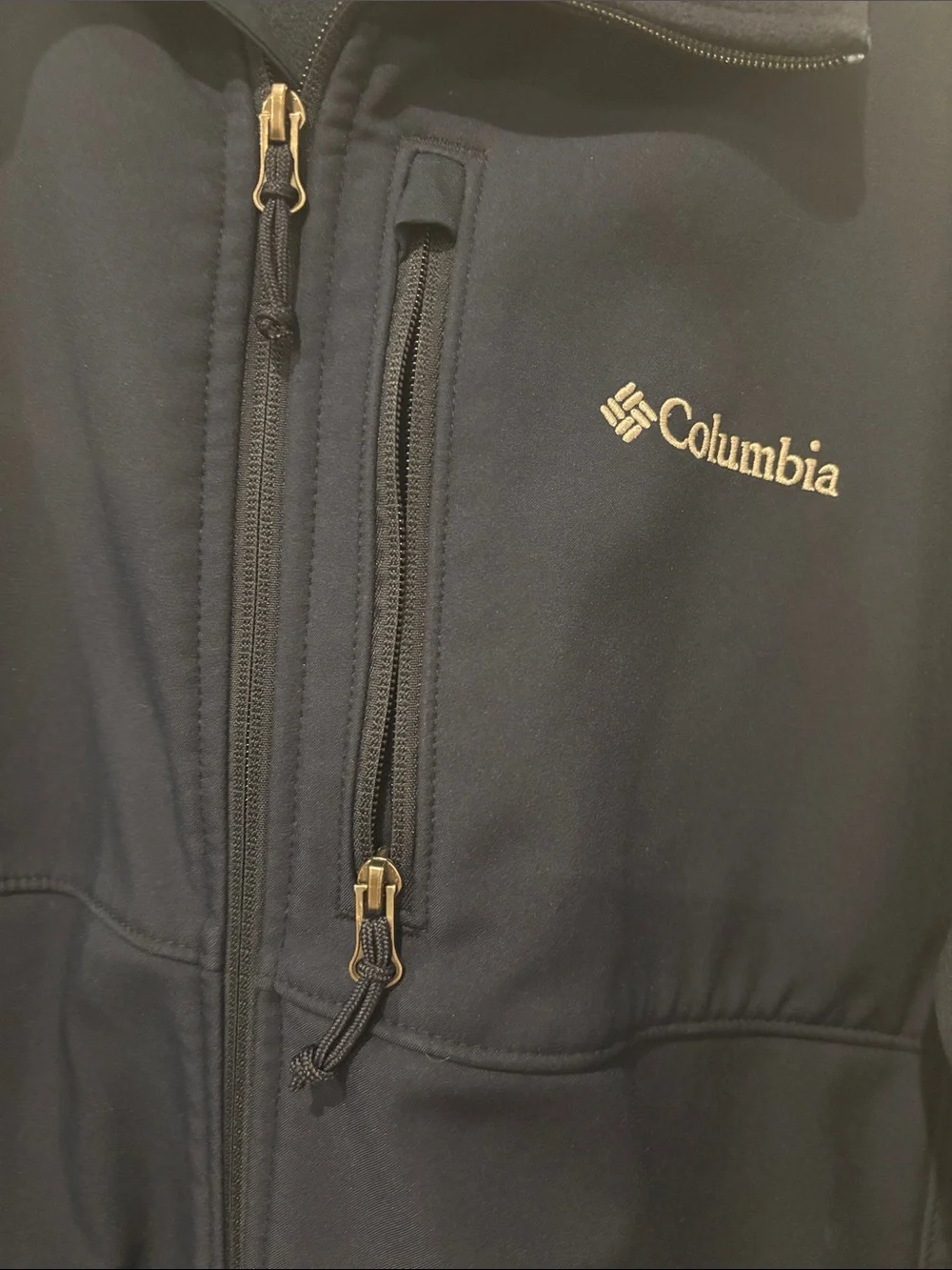 Columbia Navy Blue Softshell Jacket with Zip Pockets